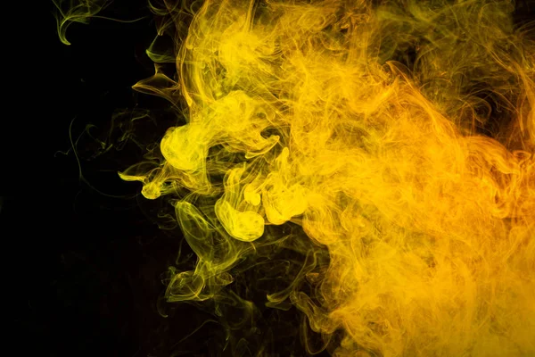Siyah Izole Edilmiş Sarı Turuncu Duman Bulutu Boşluk Dumanından Arkaplan — Stok fotoğraf