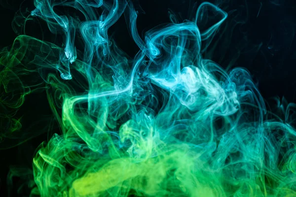 Плотный Разноцветный Дым Зеленого Синего Цветов Черном Изолированном Фоне Арт — стоковое фото