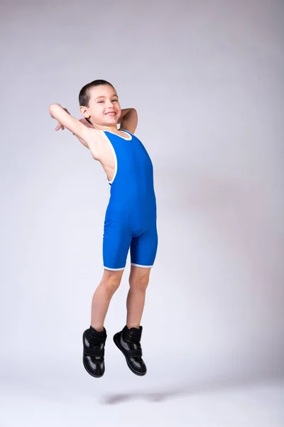 Il concetto di un piccolo atleta combattente . — Foto Stock