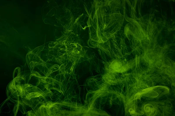 Hustý Mnohobarevný Kouř Zelených Barev Černém Izolovaném Pozadí Umění Pro — Stock fotografie