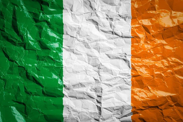 Flaga Irlandii Pogniecionym Papierze Flaga Wydrukowana Arkuszu Wizerunek Flagi Ulotkach — Zdjęcie stockowe