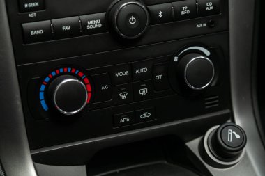 Novosibirsk, Rusya 13 Kasım 2019: Chevrolet Captiva