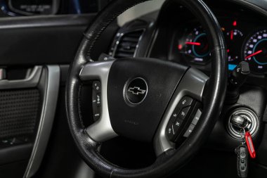 Novosibirsk, Rusya 13 Kasım 2019: Chevrolet Captiva