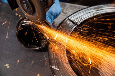 Work of auto mechanics.