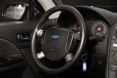 Novosibirsk, Rusya ~ 29 Aralık 2019: Ford Mondeo