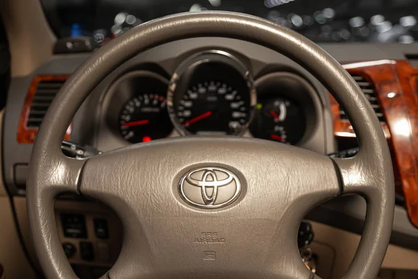 Novosibirsk, Rusya (21 Aralık 2019): Toyota Fortuner — Stok fotoğraf