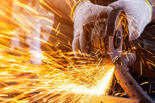 A young male welder — Stock Photo, Image