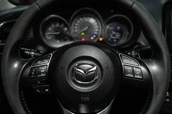 Novosibirsk, Rusland � � 27 november 2019: Mazda 6 — Stockfoto