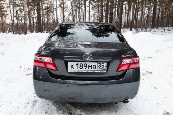 Novosibirsk, Rusia jalá febrero 08, 2020: Toyota Camry — Foto de Stock
