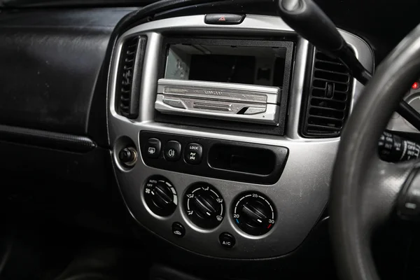 Nowosybirsk Rosja Stycznia 2020 Mazda Tribute Car Dashboard Audio Odbiorniku — Zdjęcie stockowe