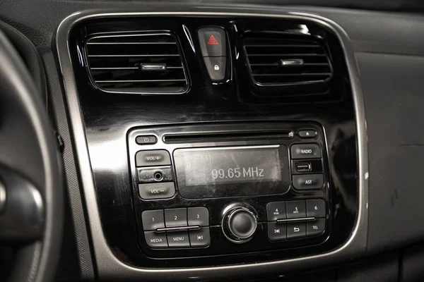 Novosibirsk Russia January 2020 Renault Sandero Car Dashboard Audio Receiver — стокове фото