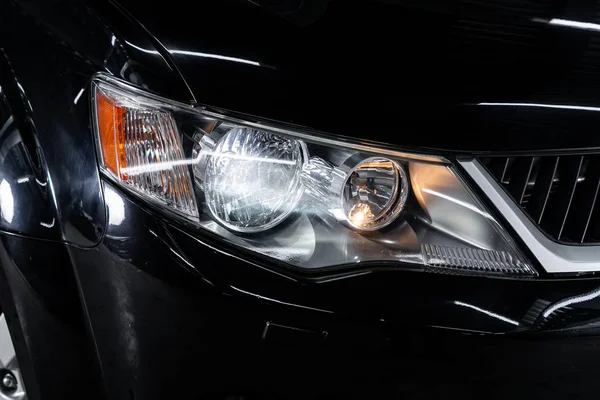 Macro View Modern Black Car Xenon Lamp Headlight Bumper Wheel — Stock Photo, Image