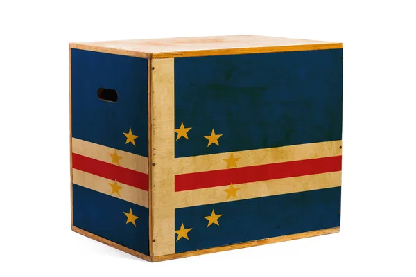 白の隔離された背景にカーボベルデの国旗を持つ様々な商品や貨物の信頼性の高い出荷のための木製の箱 商品の輸出 国内配送の概念 — ストック写真