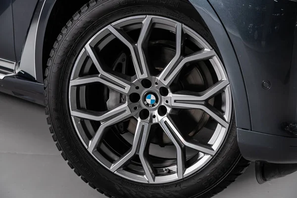 Novosibirsk Russia February 2020 Bmw Car Wheel Alloy Wheel New — Stock Photo, Image