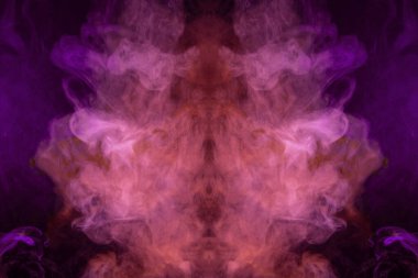 Siyah izole edilmiş arka planda pembe, turuncu ve sarı duman bulutu. Kafatası, canavar ya da ejderha şeklinde. Havalı tişörtler için mocap