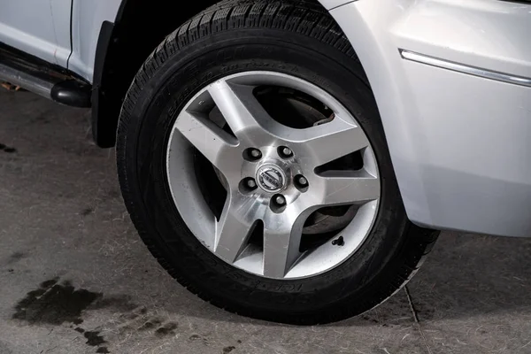 Novoszibirszk Oroszország Január 2020 Nissan Xtrail Car Wheel Alloy Wheel — Stock Fotó