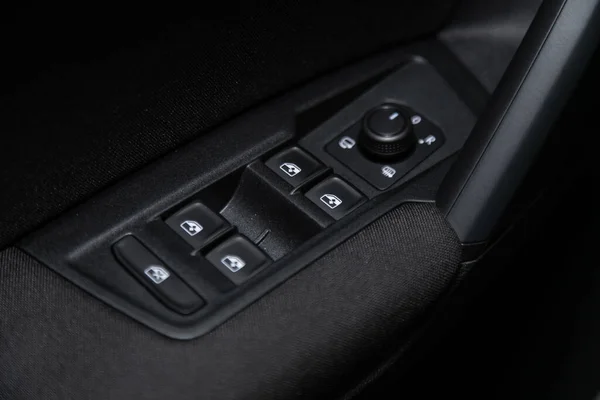 러시아 Novosibirsk 2020 Volkswagen Tiguan Closeup Door Control Panins New — 스톡 사진