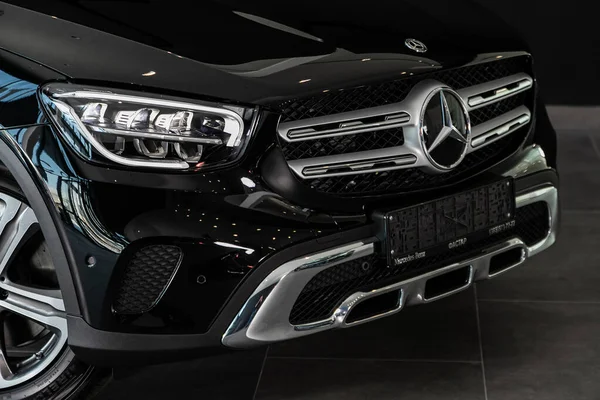 Mercedes Benz Glc Klasse Close Van Koplamp Bumper Wiel Logo — Stockfoto
