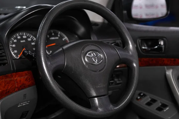 Novosibirsk Rusia Febrero 2020 Toyota Alion Automóvil Lujo Interior Volante —  Fotos de Stock