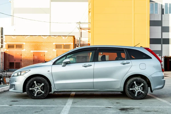 Novosibirsk Rusko Března 2020 Metal Silver Honda Stream Boční Pohled — Stock fotografie