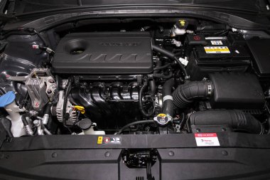 Novosibirsk, Rusya. 12 Şubat 2020 Kia Ceed. Araba motoru. İçten yanmalı motor, araba parçaları, ayrıştırma