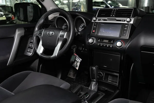 Февраля 2020 Года Toyota Land Cruiser 200 Люксовый Автомобиль Interior — стоковое фото