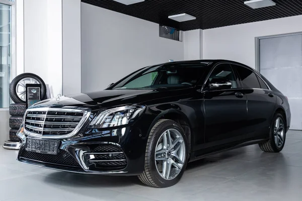 Novosibirsk Rússia Abril 2020 Luxo Preto Mercedes Benz Class Vista — Fotografia de Stock