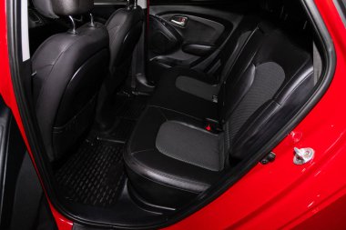Novosibirsk / Rusya 15 Şubat 2020: Hyundai Ix35, Comfort Car in inside. Arabanın içi temiz: siyah arka koltuklar, başlıklar ve kemer. 