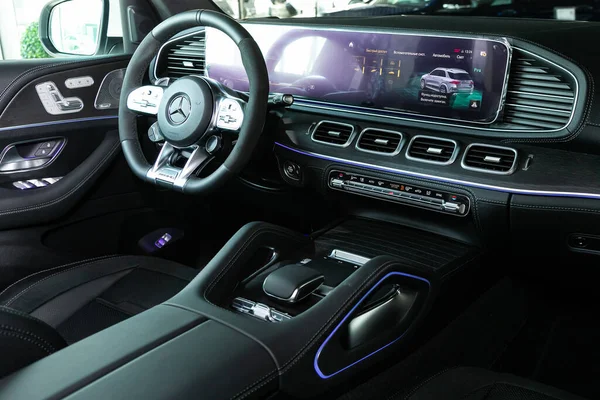 2020年4月6日 Novosibirsk Russia Mercedes Benz Gle级 仪表盘 音频播放器 方向盘 加速器手柄 — 图库照片