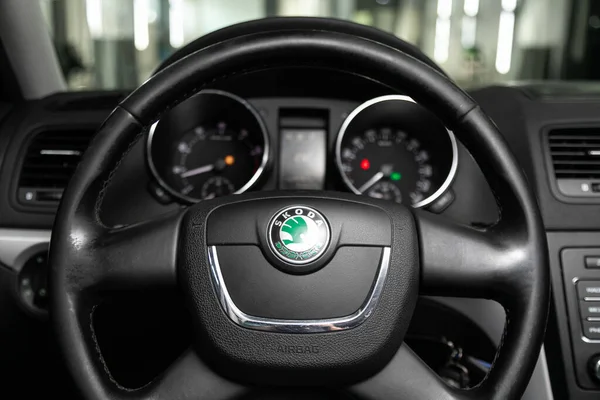 Novosibirsk Rússia Março 2020 Skoda Yeti Auto Interior Volante Com — Fotografia de Stock