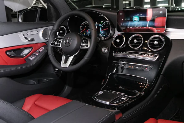 Novosibirsk Rusya Nisan 2020 Mercedes Benz Glc Sınıfı 300 Yeni — Stok fotoğraf