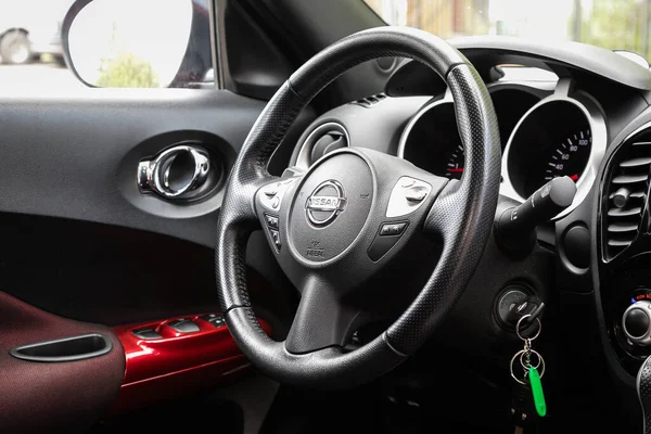 Novosibirsk Rusland Mei 2020 Nissan Juke Auto Interieur Stuurwiel Met — Stockfoto