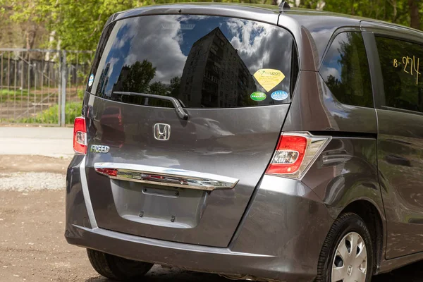 Novosibirsk Russia 2020 Silver Honda Freed Back View 노보시비르스크에 주차장에서 — 스톡 사진