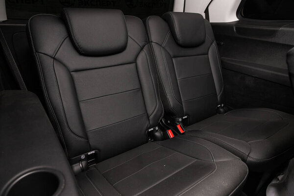 Novosibirsk / Russia April 02, 2020 Mercedes-Benz GLS-class, Comfort car inside. Чистый интерьер автомобиля: черные задние сиденья, подголовники и пояс
 