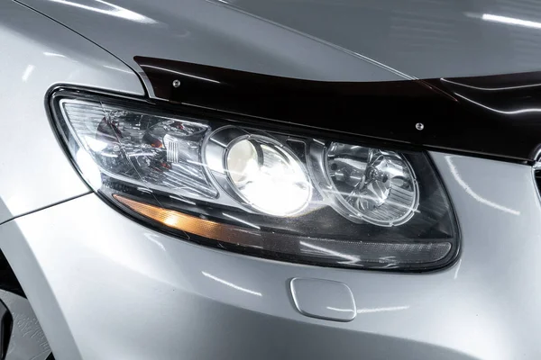 Novosibirsk Russia March 2020 Hyundai Santa Glowing Headlight Modern Car — Stock Photo, Image