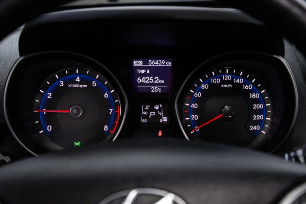 Novosibirsk Russia April 2020 Hyundai I30 Close Dashboard Speedometer Tachometer — Stock Photo, Image