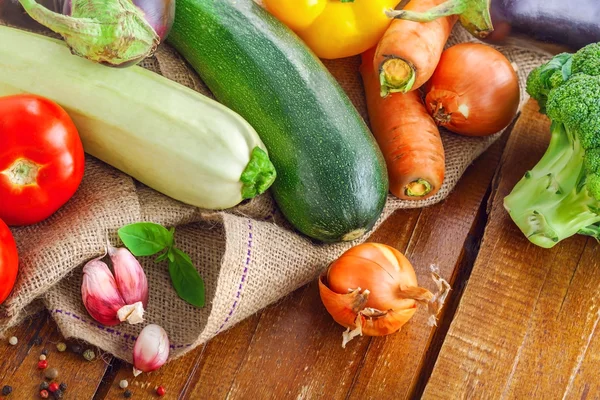 Färska råa grönsaker — Stockfoto