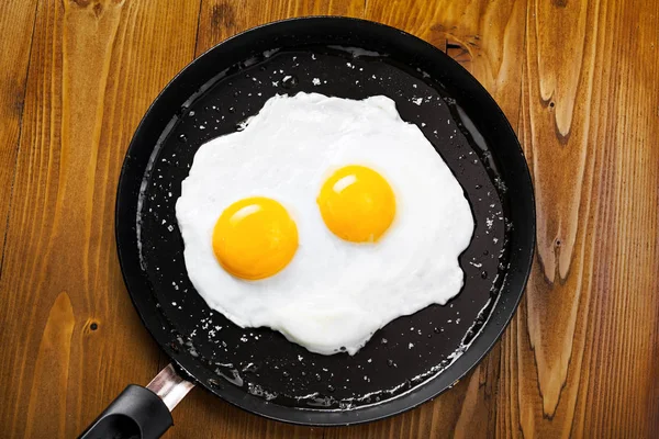 Kızarmış yumurta yemek