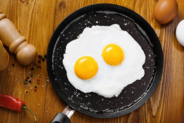 Kızarmış yumurta yemek