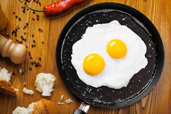 Kızarmış yumurta yemek