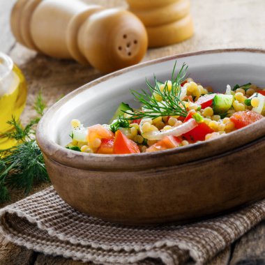 İsrail kuskus ptitim sebzeli