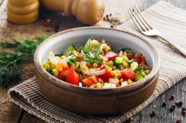 İsrail kuskus ptitim sebzeli