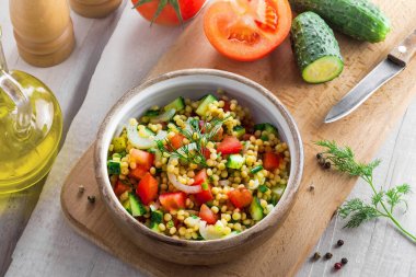 İsrail kuskus ptitim sebzeli