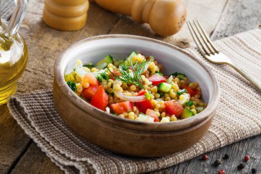 İsrail kuskus ptitim sebzeli