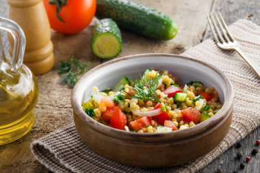 İsrail kuskus ptitim sebzeli