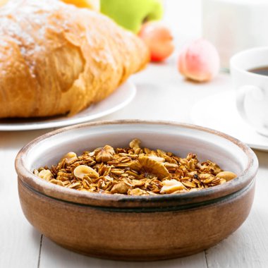 Sağlıklı kahvaltı için yulaf ezmesi müsli
