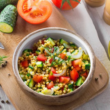 İsrail kuskus ptitim sebzeli