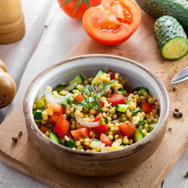 İsrail kuskus ptitim sebzeli