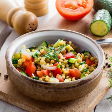 İsrail kuskus ptitim sebzeli