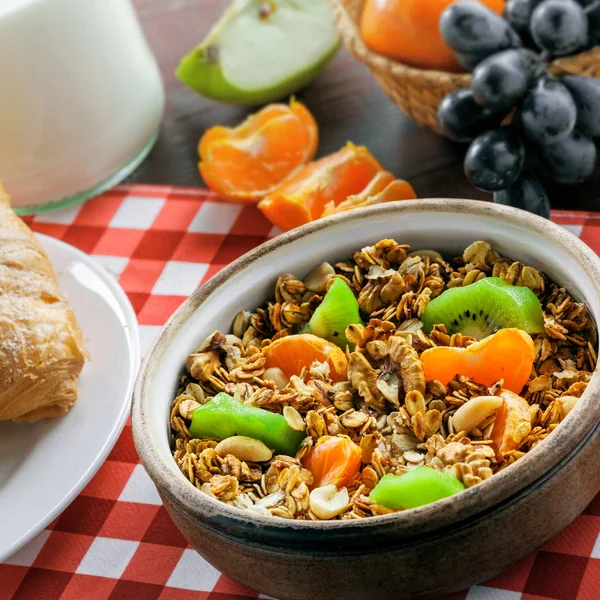 Oatmeal muesli for healthy breakfast — Stock Photo, Image